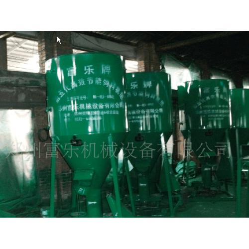 立式饲料搅拌机